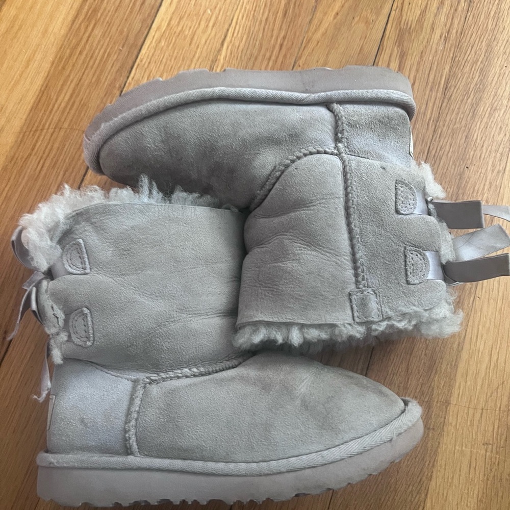 UGG Bailey Gray Kids Boots 12